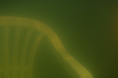 Sink: Zwei Stühle im Wasser